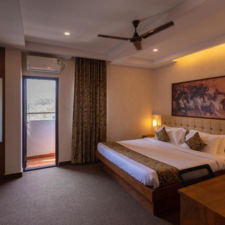 Vera By Bisque Brookefield Bangalore Exterior foto